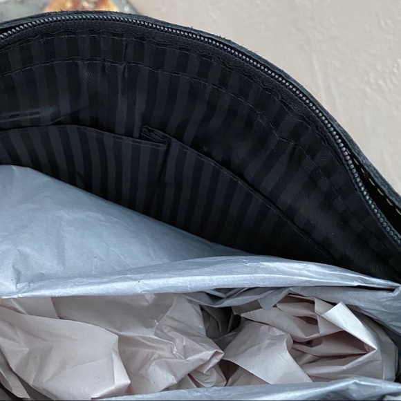 Leather Messenger Crossbody Bag - Picture 4 of 8